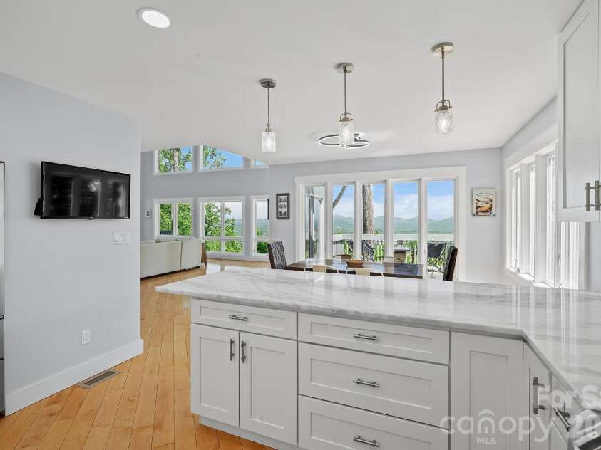 115 Chestnut Ridge Road, Mills River, NC 28759.  MLS# CAR4374970, YatesRealty ID 28813. 