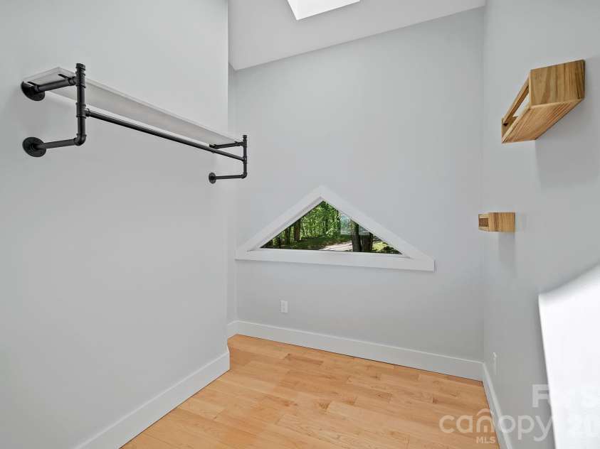 115 Chestnut Ridge Road, Mills River, NC 28759.  MLS# CAR4374970, YatesRealty ID 28813. 