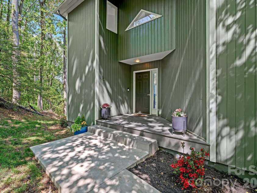 115 Chestnut Ridge Road, Mills River, NC 28759.  MLS# CAR4374970, YatesRealty ID 28813. 
