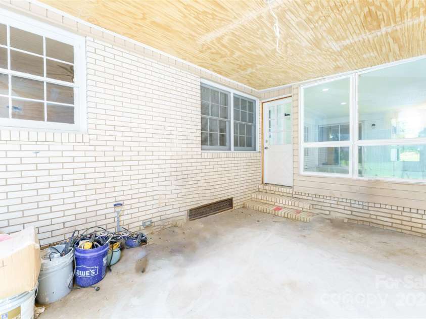 1728 Colony Road, Salisbury, NC 28144.  MLS# CAR4271934, YatesRealty ID 28813. 