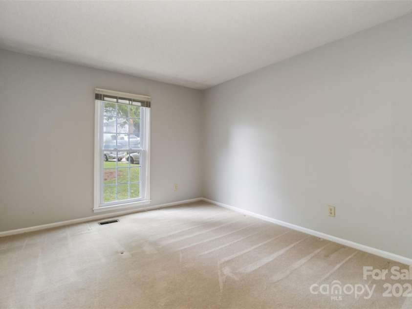 2303 Valleyview Drive, Charlotte, NC 28215.  MLS# CAR4274117, YatesRealty ID 28814. 