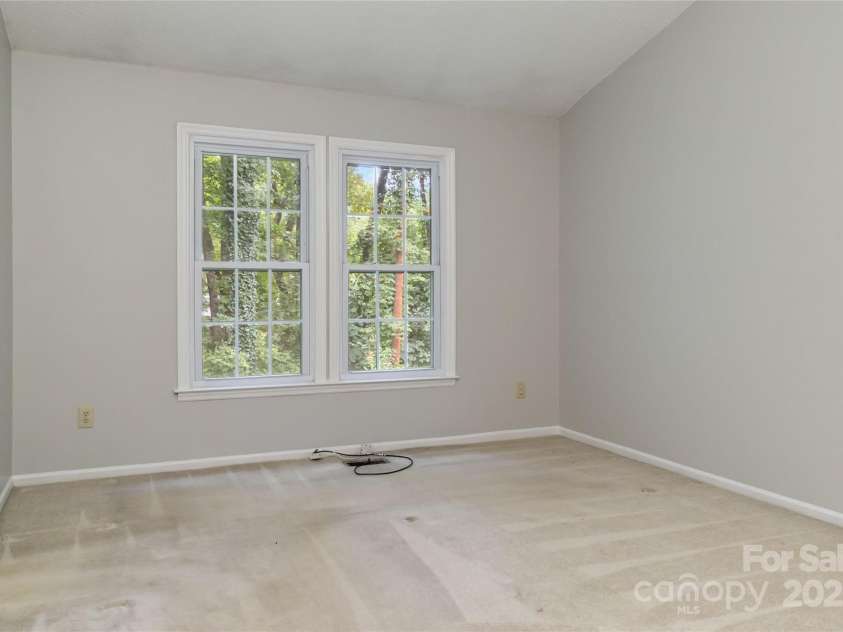 2303 Valleyview Drive, Charlotte, NC 28215.  MLS# CAR4274117, YatesRealty ID 28814. 