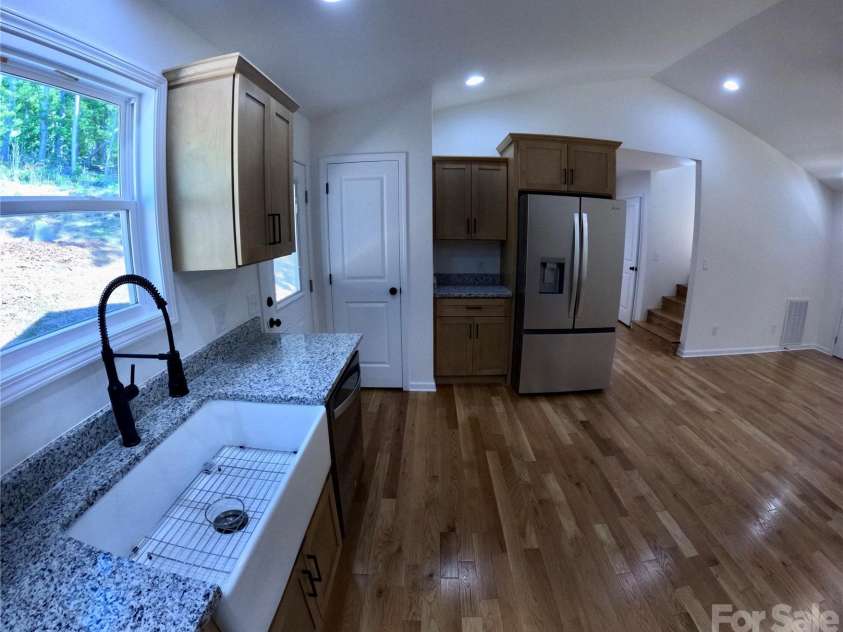 32 Star Drive, Marion, NC 28752.  MLS# CAR4390028, YatesRealty ID 28814. 