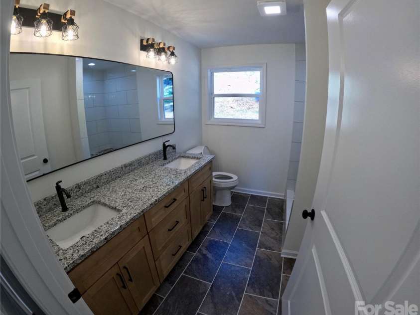 32 Star Drive, Marion, NC 28752.  MLS# CAR4390028, YatesRealty ID 28814. 