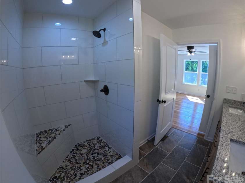 32 Star Drive, Marion, NC 28752.  MLS# CAR4390028, YatesRealty ID 28814. 