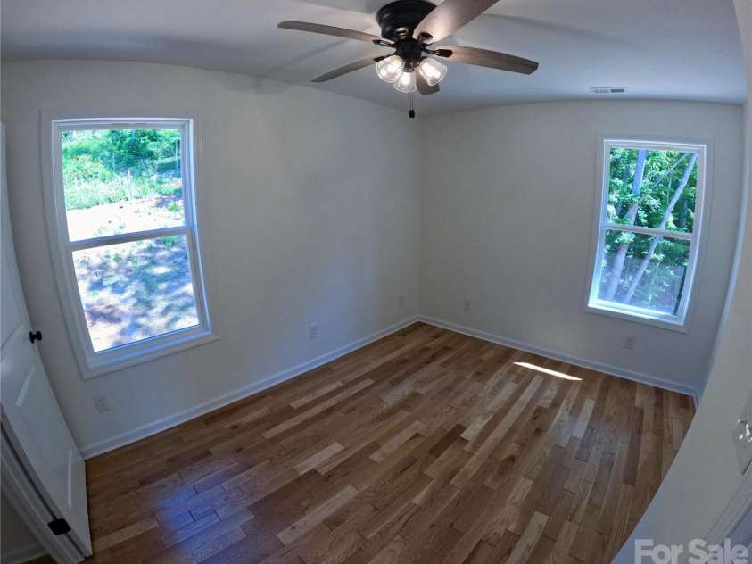 32 Star Drive, Marion, NC 28752.  MLS# CAR4390028, YatesRealty ID 28814. 