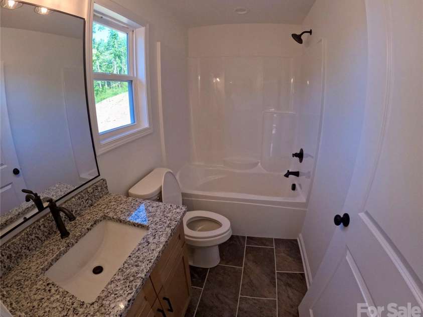32 Star Drive, Marion, NC 28752.  MLS# CAR4390028, YatesRealty ID 28814. 