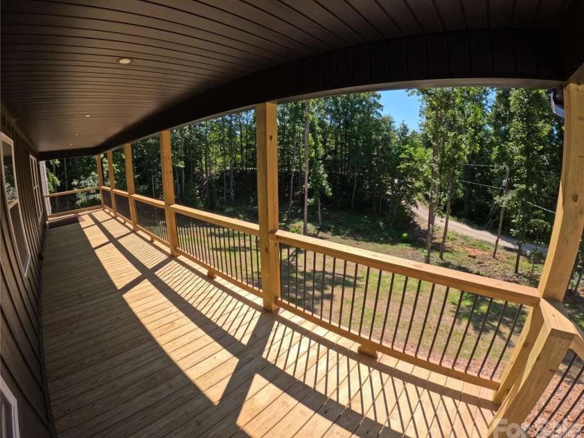 32 Star Drive, Marion, NC 28752.  MLS# CAR4390028, YatesRealty ID 28814. 