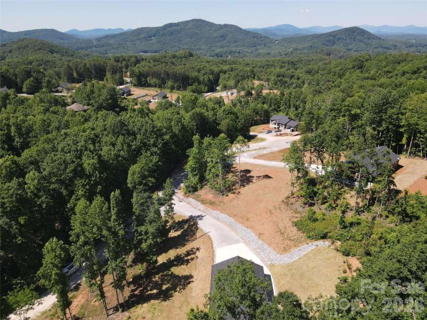 32 Star Drive, Marion, NC 28752.  MLS# CAR4390028, YatesRealty ID 28814. 