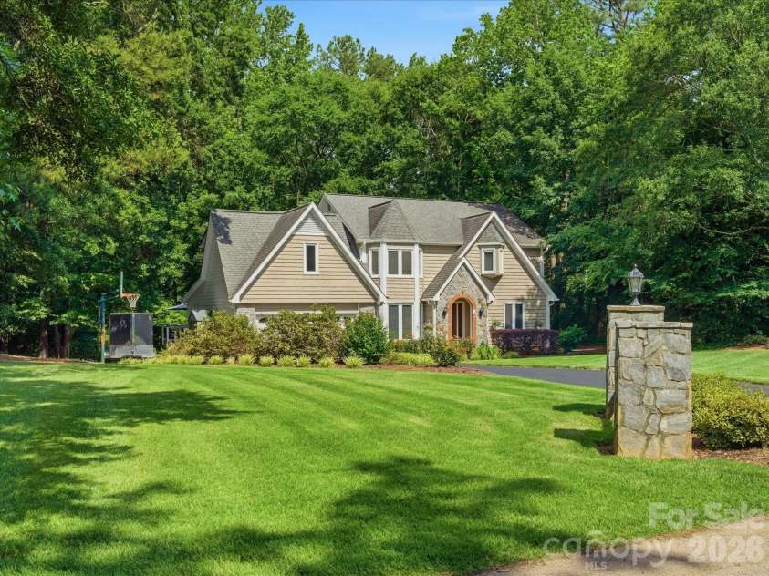 1938 Candlewick Drive, Fort Mill, SC 29715.  MLS# CAR4384075, YatesRealty ID 28815. 