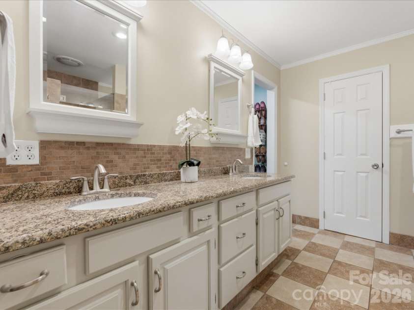 1938 Candlewick Drive, Fort Mill, SC 29715.  MLS# CAR4384075, YatesRealty ID 28815. 