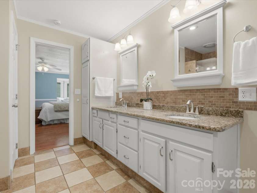 1938 Candlewick Drive, Fort Mill, SC 29715.  MLS# CAR4384075, YatesRealty ID 28815. 
