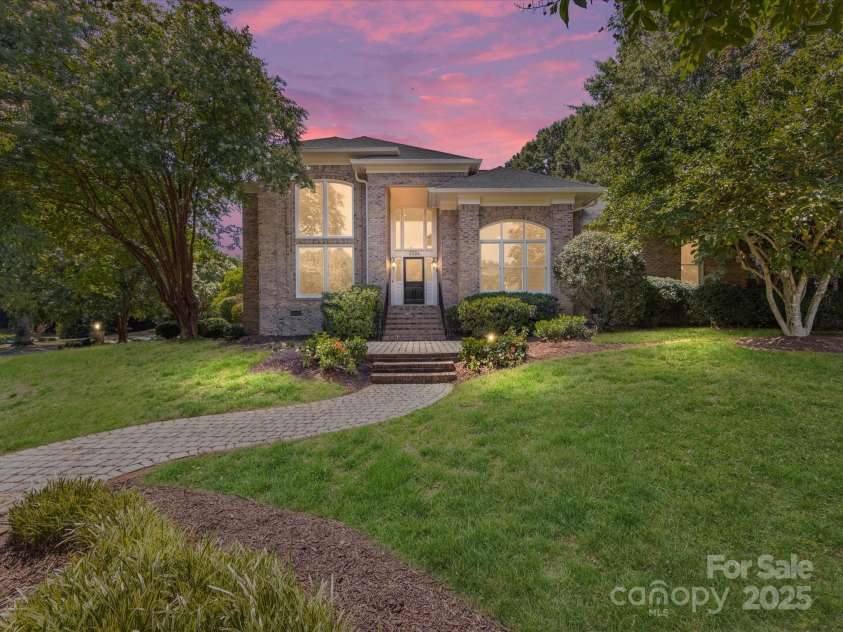 3324 Meadow Bluff Drive, Charlotte, NC 28226.  MLS# CAR4284897, YatesRealty ID 28815. 