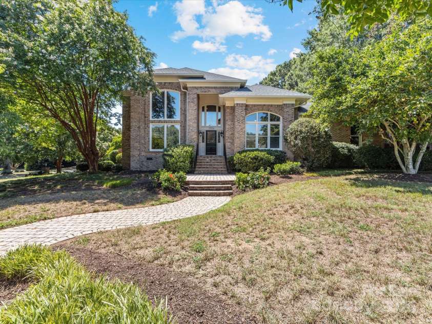 3324 Meadow Bluff Drive, Charlotte, NC 28226.  MLS# CAR4284897, YatesRealty ID 28815. 