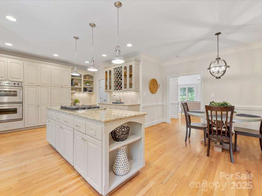 3324 Meadow Bluff Drive, Charlotte, NC 28226.  MLS# CAR4284897, YatesRealty ID 28815. 