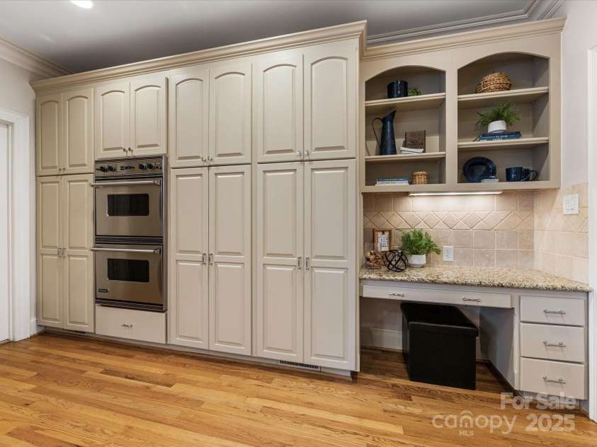 3324 Meadow Bluff Drive, Charlotte, NC 28226.  MLS# CAR4284897, YatesRealty ID 28815. 