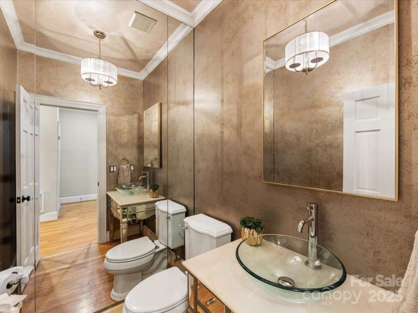3324 Meadow Bluff Drive, Charlotte, NC 28226.  MLS# CAR4284897, YatesRealty ID 28815. 