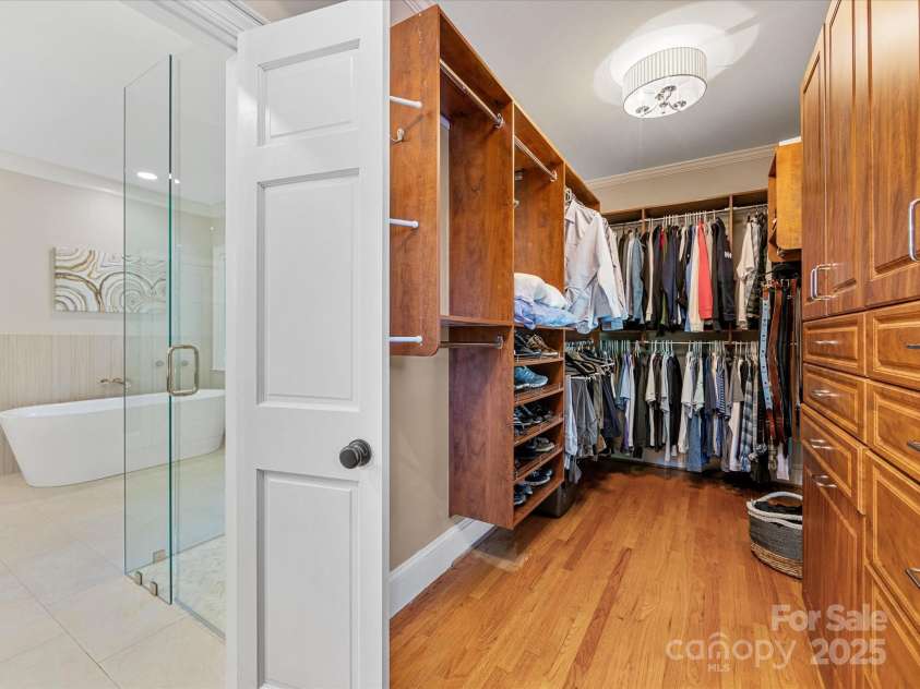 3324 Meadow Bluff Drive, Charlotte, NC 28226.  MLS# CAR4284897, YatesRealty ID 28815. 