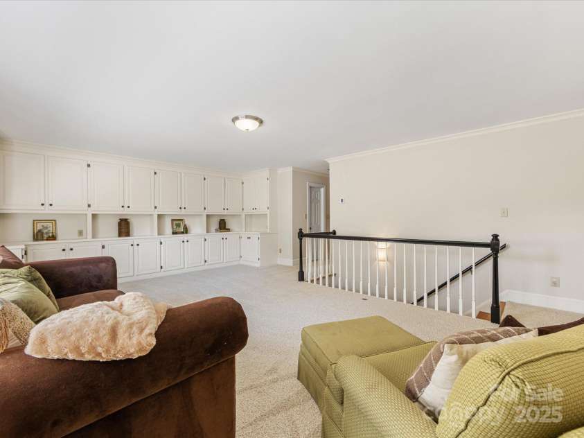 3324 Meadow Bluff Drive, Charlotte, NC 28226.  MLS# CAR4284897, YatesRealty ID 28815. 