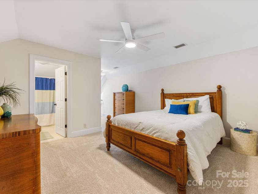 3324 Meadow Bluff Drive, Charlotte, NC 28226.  MLS# CAR4284897, YatesRealty ID 28815. 