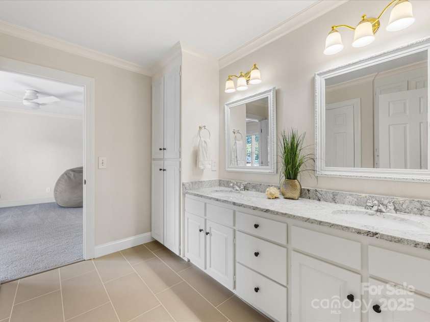 3324 Meadow Bluff Drive, Charlotte, NC 28226.  MLS# CAR4284897, YatesRealty ID 28815. 