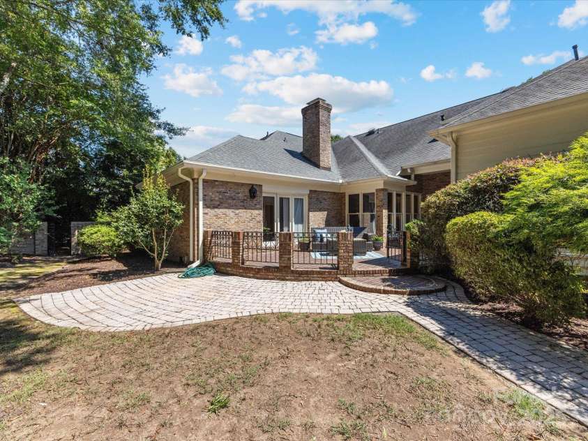 3324 Meadow Bluff Drive, Charlotte, NC 28226.  MLS# CAR4284897, YatesRealty ID 28815. 