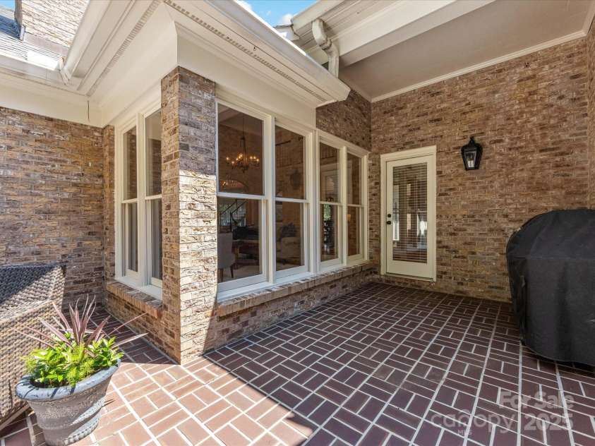 3324 Meadow Bluff Drive, Charlotte, NC 28226.  MLS# CAR4284897, YatesRealty ID 28815. 