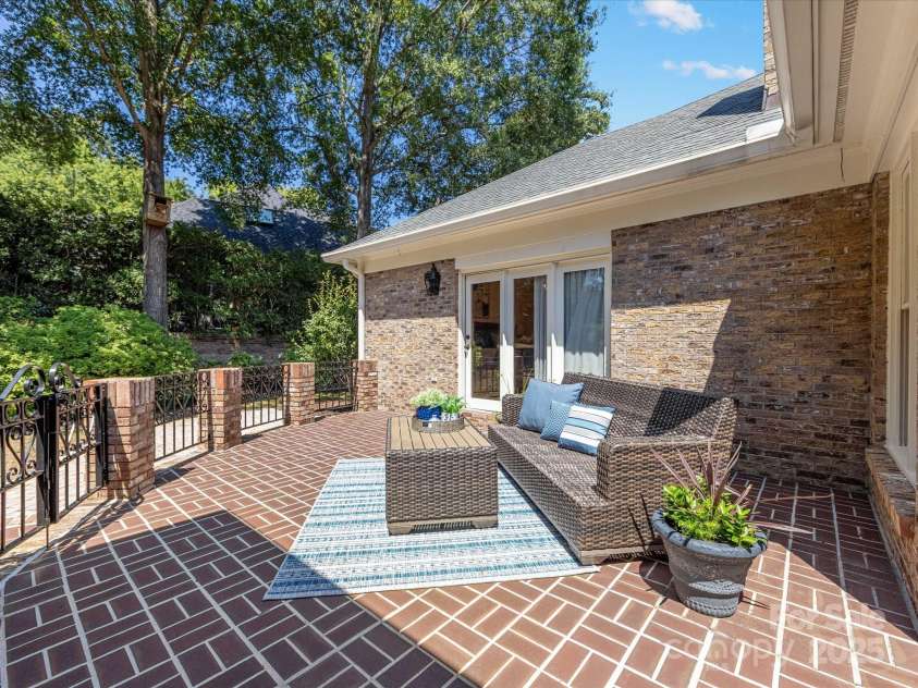 3324 Meadow Bluff Drive, Charlotte, NC 28226.  MLS# CAR4284897, YatesRealty ID 28815. 