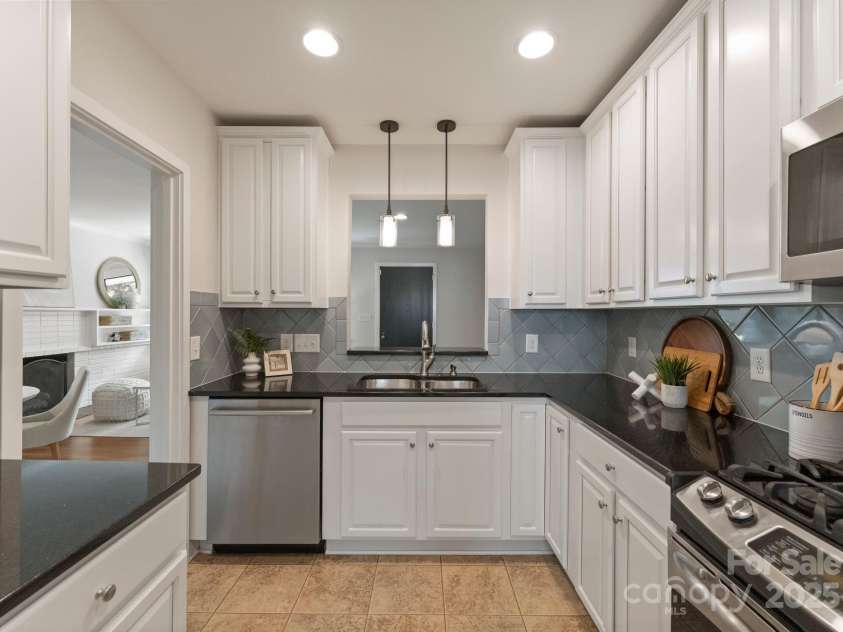 1120 Guilford Road, Charlotte, NC 28209.  MLS# CAR4284031, YatesRealty ID 28816. Kitchen