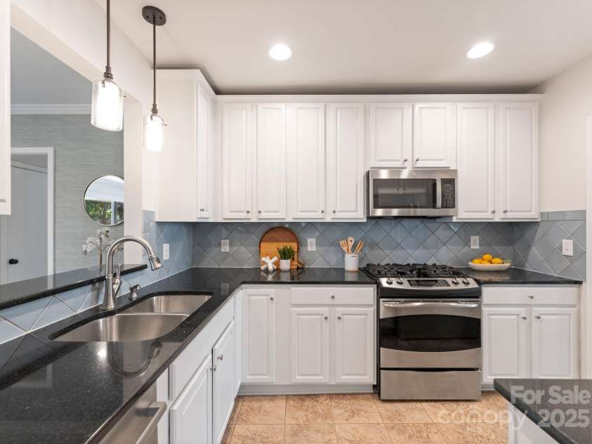 1120 Guilford Road, Charlotte, NC 28209.  MLS# CAR4284031, YatesRealty ID 28816. Kitchen