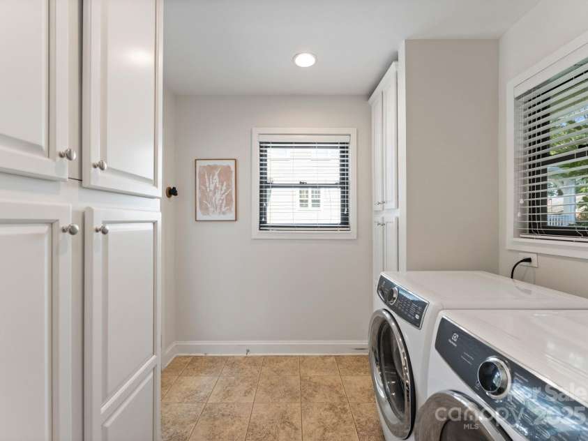 1120 Guilford Road, Charlotte, NC 28209.  MLS# CAR4284031, YatesRealty ID 28816. Laundry/Mudroom