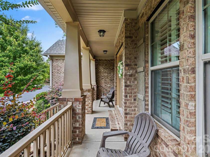 16524 Crosshaven Drive, Charlotte, NC 28278.  MLS# CAR4388535, YatesRealty ID 28816. 