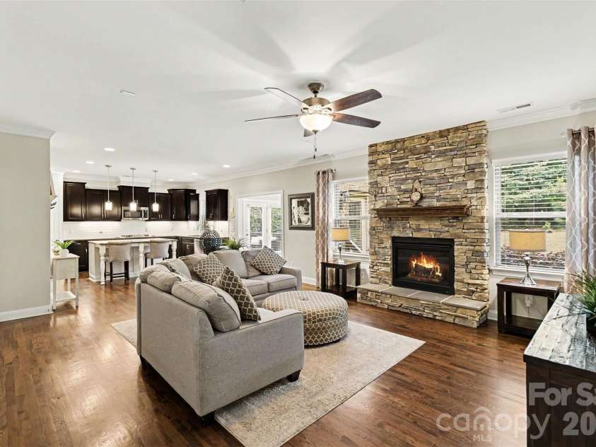 16524 Crosshaven Drive, Charlotte, NC 28278.  MLS# CAR4388535, YatesRealty ID 28816. 