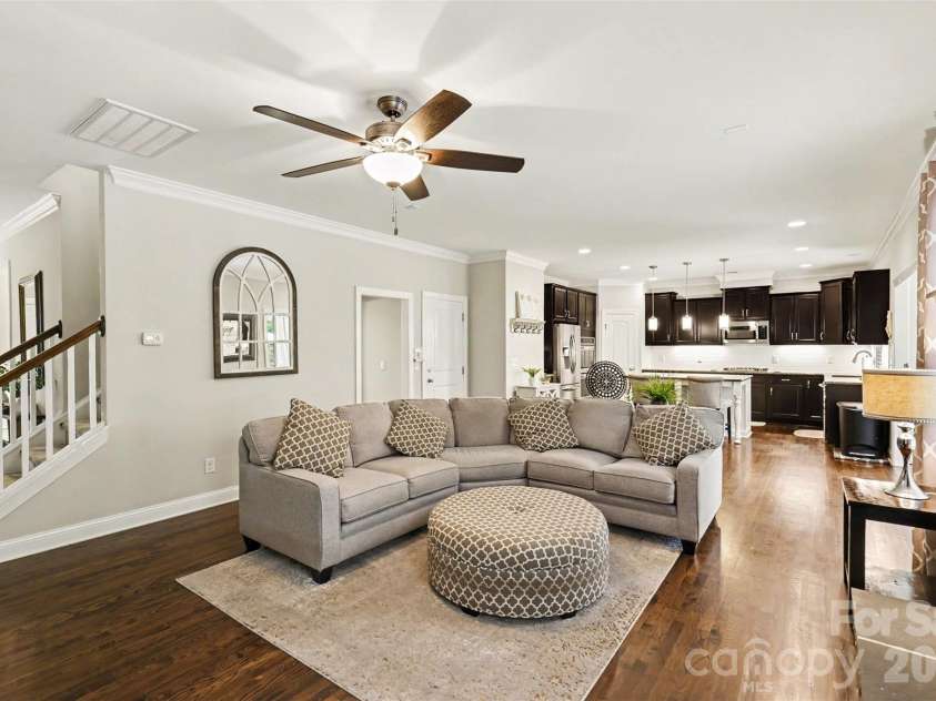16524 Crosshaven Drive, Charlotte, NC 28278.  MLS# CAR4388535, YatesRealty ID 28816. 
