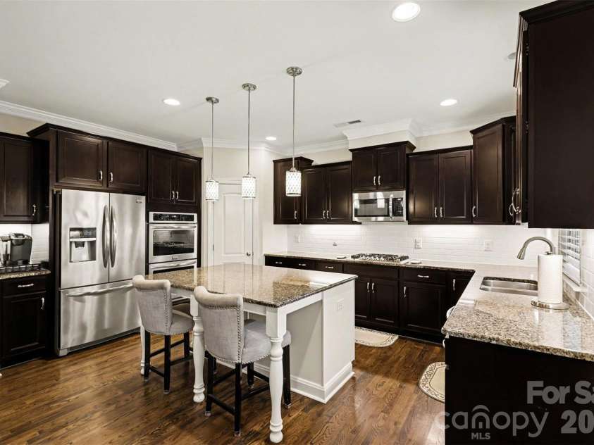 16524 Crosshaven Drive, Charlotte, NC 28278.  MLS# CAR4388535, YatesRealty ID 28816. 