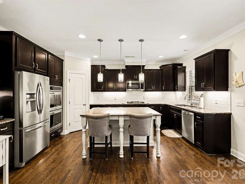 16524 Crosshaven Drive, Charlotte, NC 28278.  MLS# CAR4388535, YatesRealty ID 28816. 