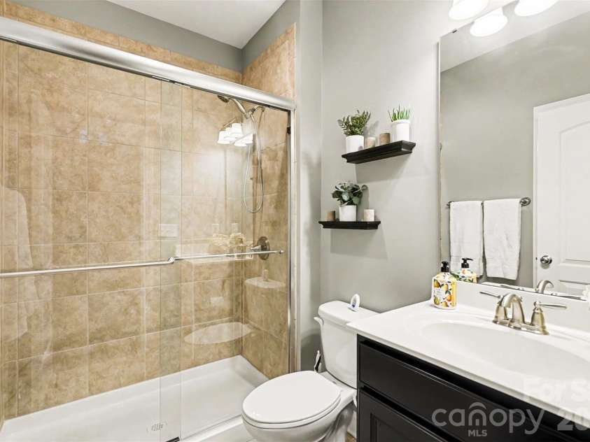 16524 Crosshaven Drive, Charlotte, NC 28278.  MLS# CAR4388535, YatesRealty ID 28816. 