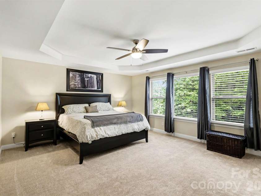 16524 Crosshaven Drive, Charlotte, NC 28278.  MLS# CAR4388535, YatesRealty ID 28816. 