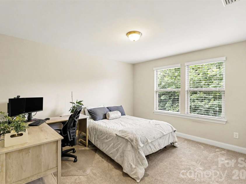 16524 Crosshaven Drive, Charlotte, NC 28278.  MLS# CAR4388535, YatesRealty ID 28816. 