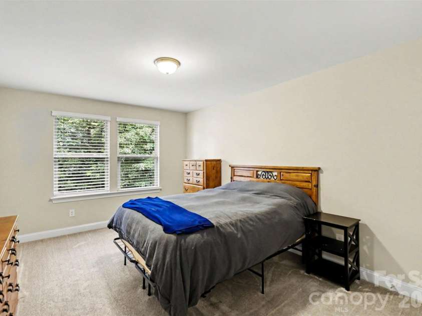 16524 Crosshaven Drive, Charlotte, NC 28278.  MLS# CAR4388535, YatesRealty ID 28816. 