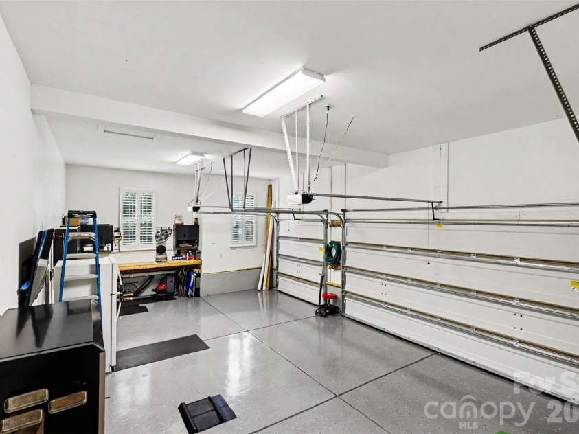 16524 Crosshaven Drive, Charlotte, NC 28278.  MLS# CAR4388535, YatesRealty ID 28816. 