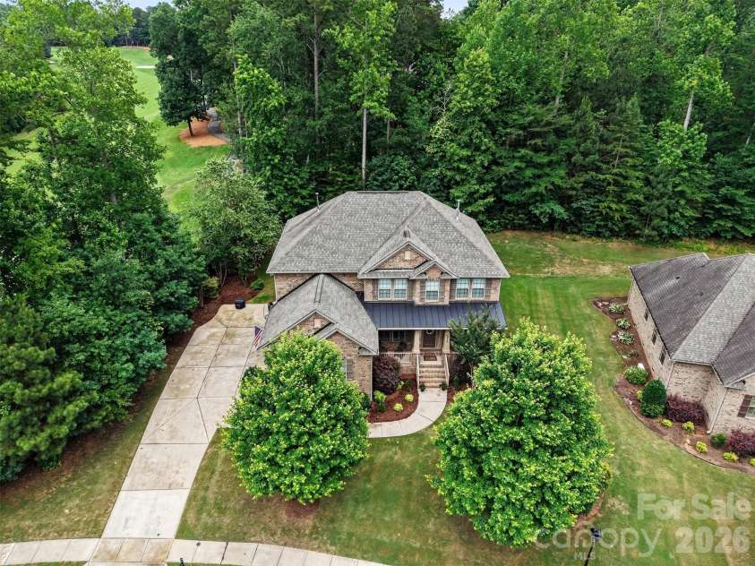 16524 Crosshaven Drive, Charlotte, NC 28278.  MLS# CAR4388535, YatesRealty ID 28816. 