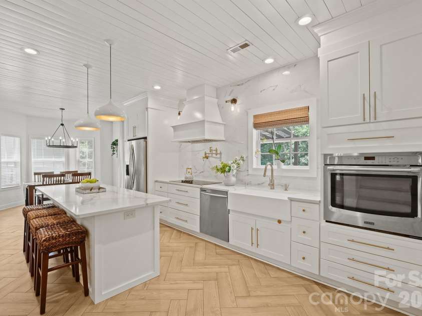 9027 Leah Meadow Lane, Charlotte, NC 28227.  MLS# CAR4384401, YatesRealty ID 28817. 