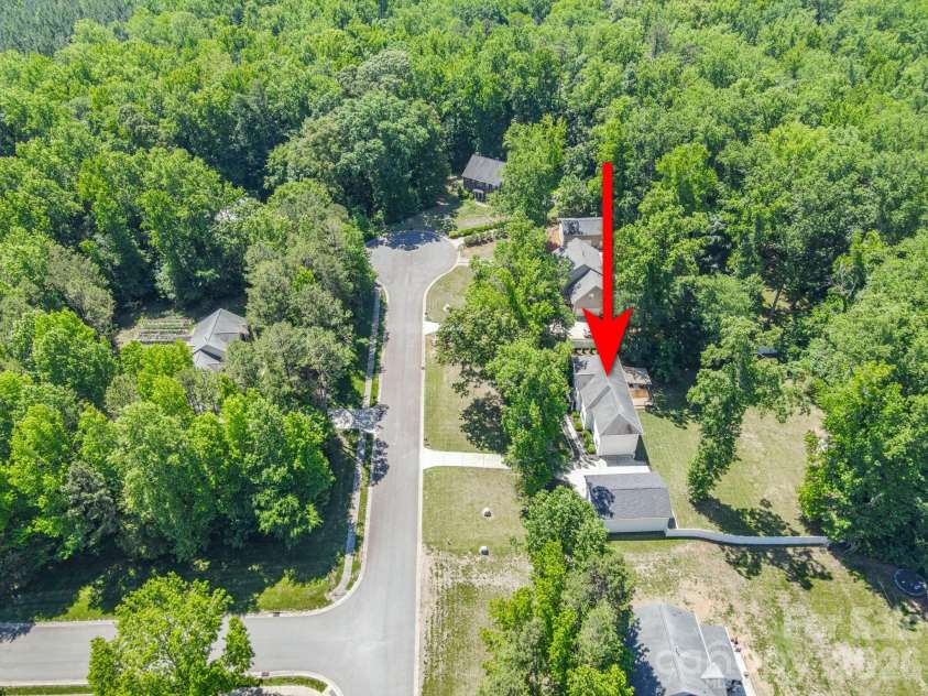 9027 Leah Meadow Lane, Charlotte, NC 28227.  MLS# CAR4384401, YatesRealty ID 28817. 