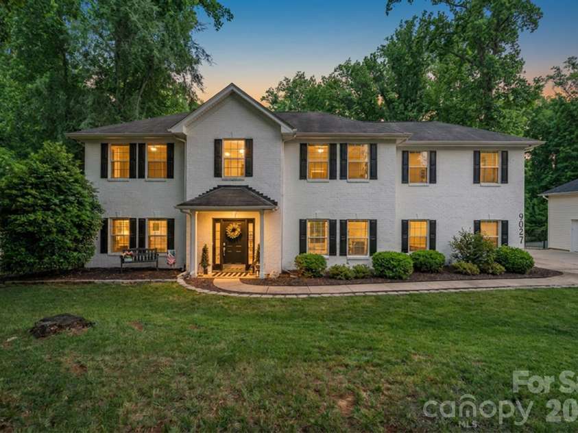 9027 Leah Meadow Lane, Charlotte, NC 28227.  MLS# CAR4384401, YatesRealty ID 28817. Twilight at Leah Meadow!