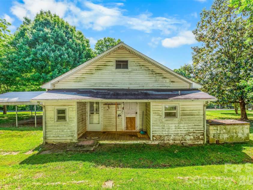 128 John Deere Drive, Harmony, NC 28634.  MLS# CAR4384074, YatesRealty ID 28819. 