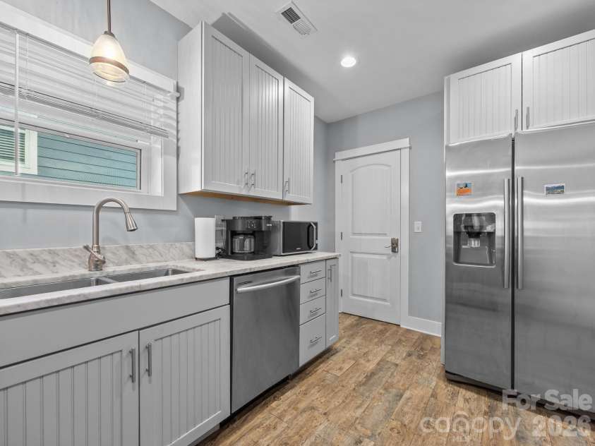 26 Hanover Street, Asheville, NC 28806.  MLS# CAR4241021, YatesRealty ID 2882. 