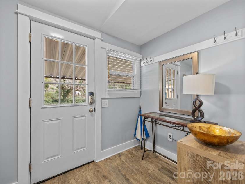 26 Hanover Street, Asheville, NC 28806.  MLS# CAR4241021, YatesRealty ID 2882. 