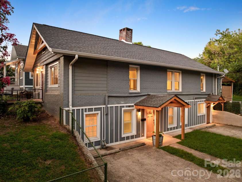 26 Hanover Street, Asheville, NC 28806.  MLS# CAR4241021, YatesRealty ID 2882. 