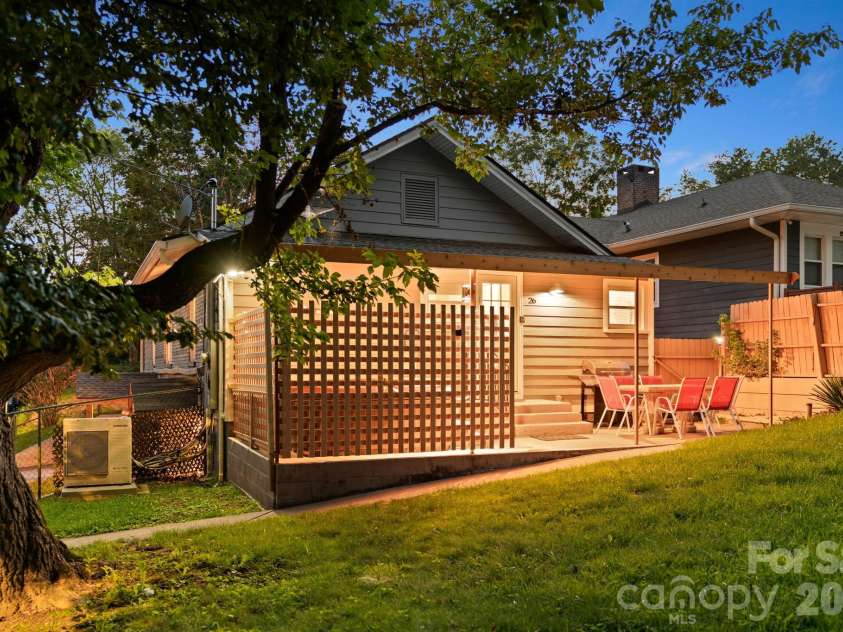 26 Hanover Street, Asheville, NC 28806.  MLS# CAR4241021, YatesRealty ID 2882. 